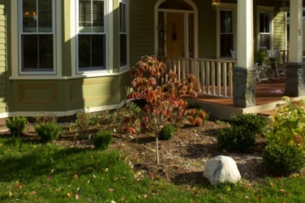 Photo of Outdoor in Marlboro