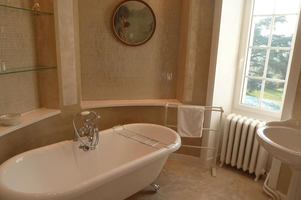 Photo of Bathroom in Isle