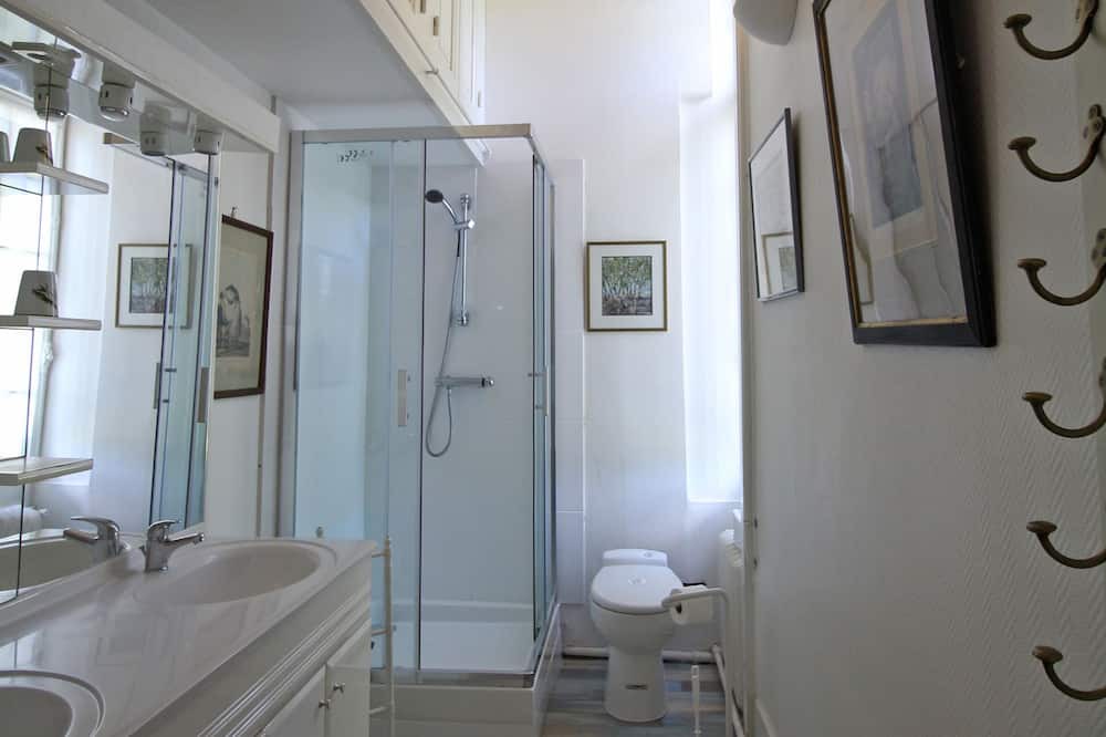 Photo of Bathroom in Isle