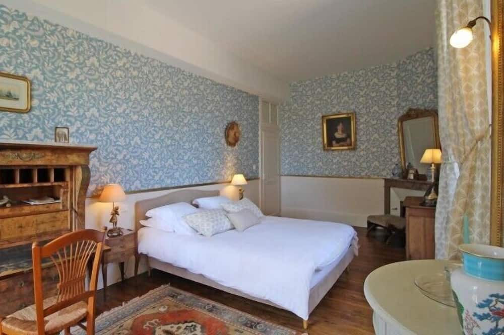 Photo of Bedroom in Isle