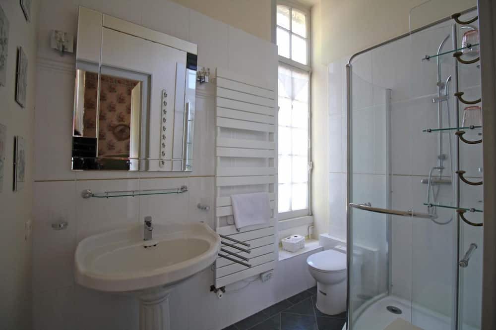 Photo of Bathroom in Isle