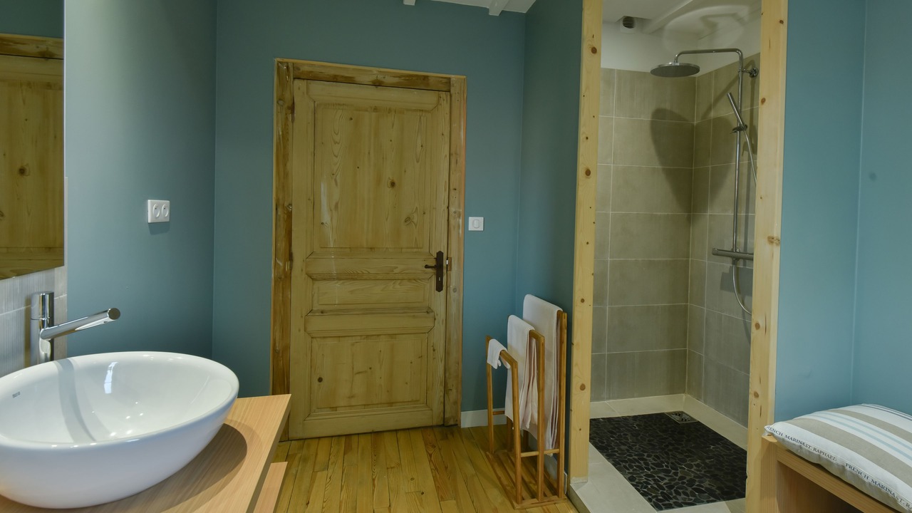 Photo of Bathroom in Montbrison