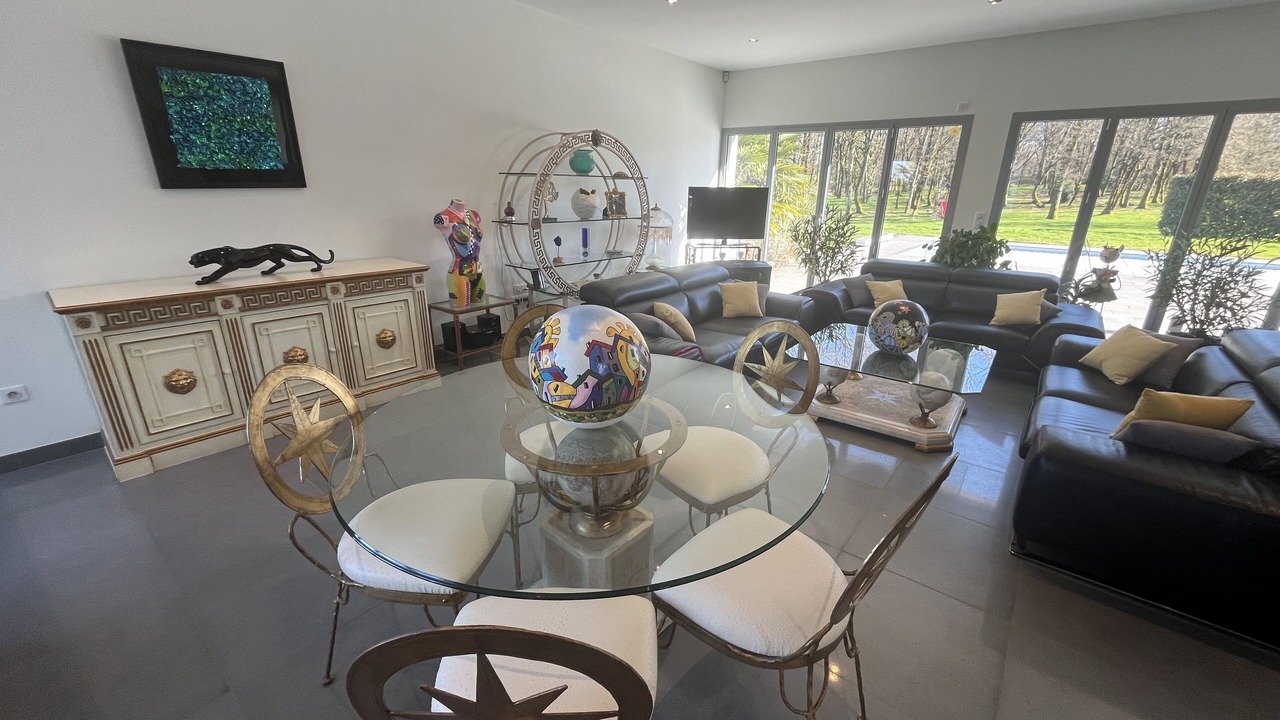 Photo of Livingroom in Saint-Junien