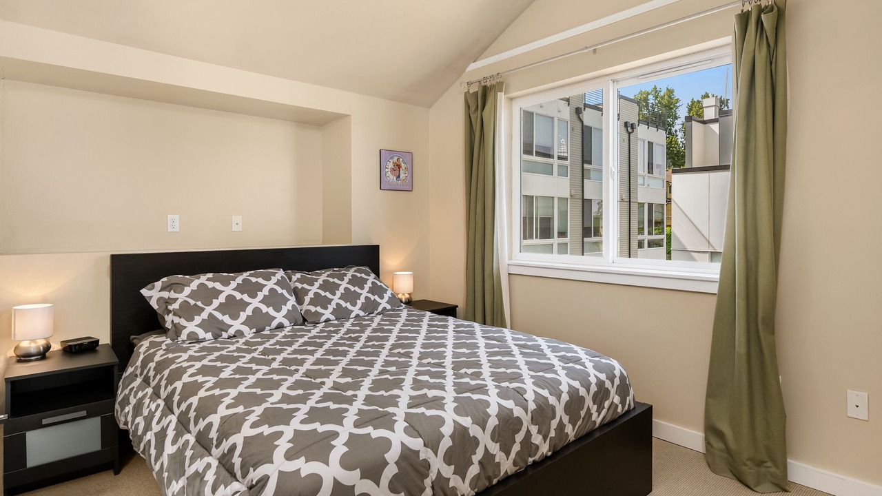 Photo of Others in Mann