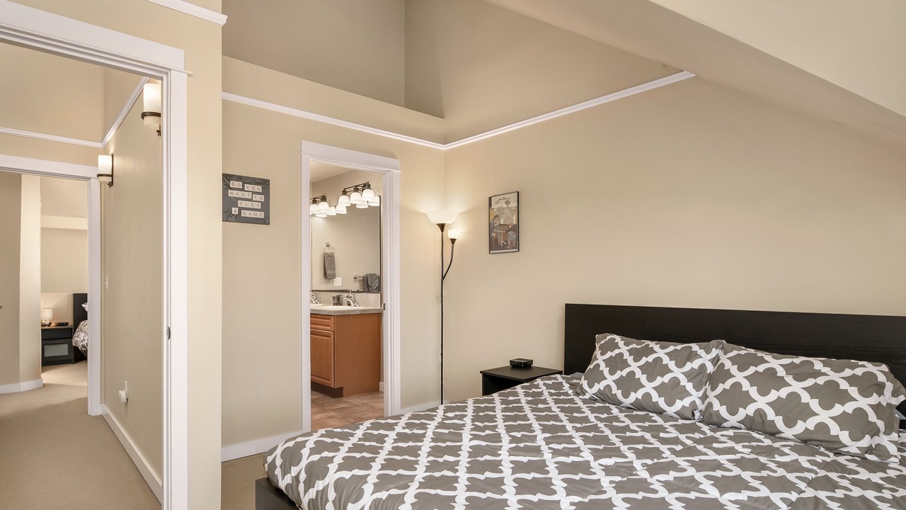 Photo of Others in Mann