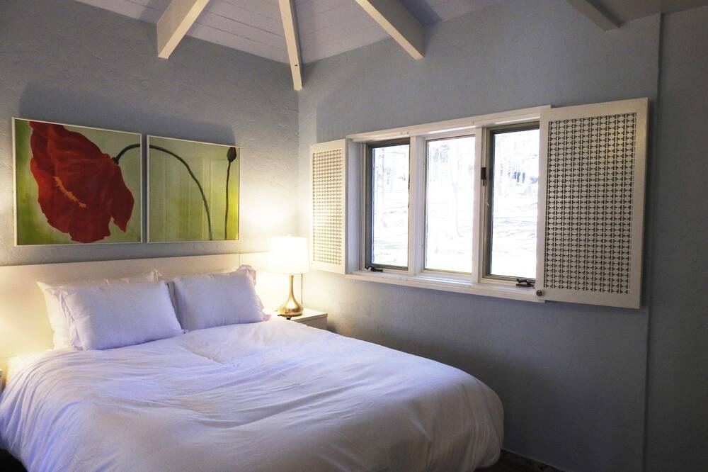 Photo of Bedroom in Eden Isle