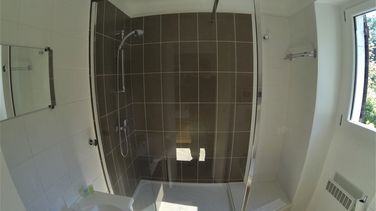 Photo of Bathroom in Cabrerets