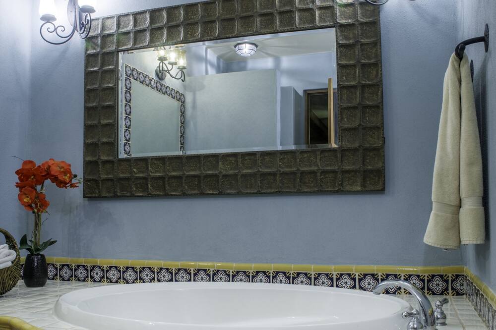 Photo of Bathroom in Nopolo