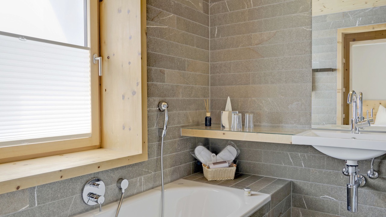 Photo of Bathroom in Samedan