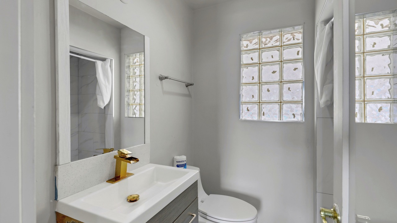 Photo of Bathroom in Downtown Las Vegas