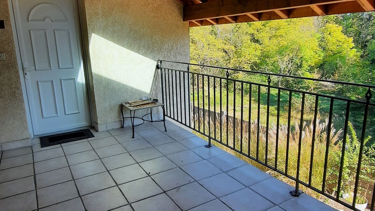 Photo of Patio Balcony in Proulieu