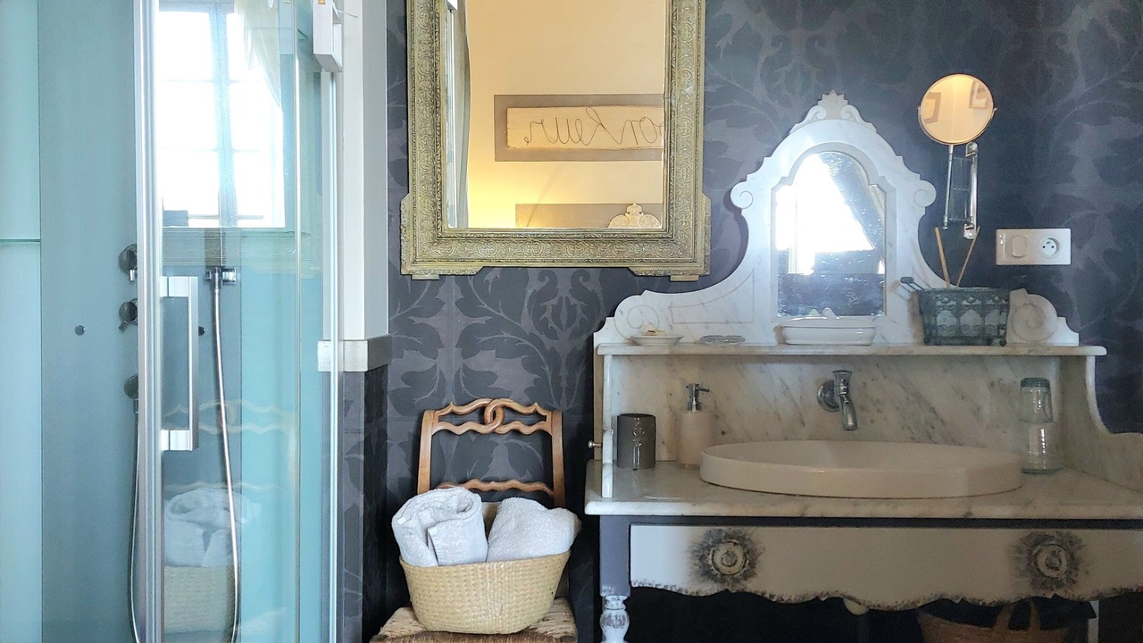 Photo of Bathroom in Lusignan-Petit