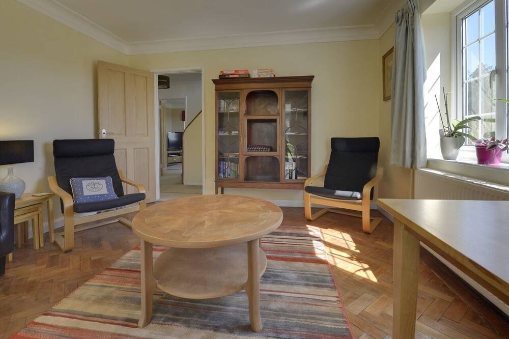 Photo of Livingroom in Tavistock