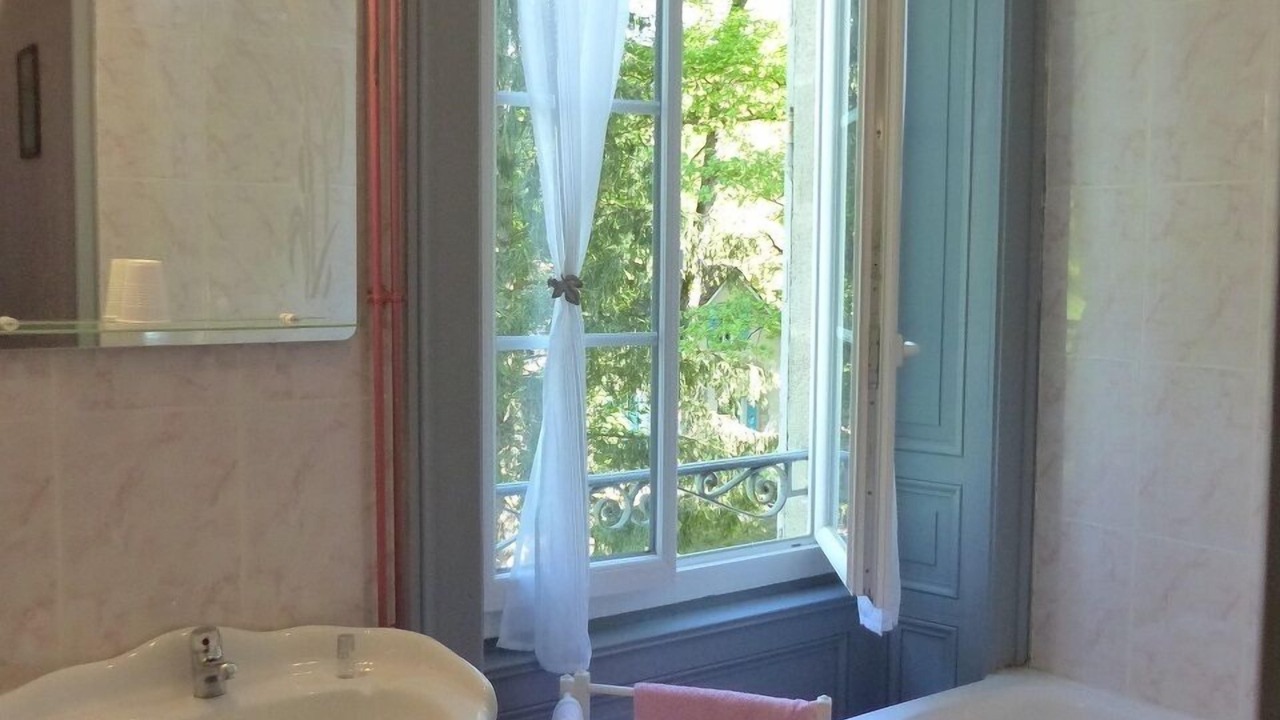 Photo of Bathroom in Lezoux