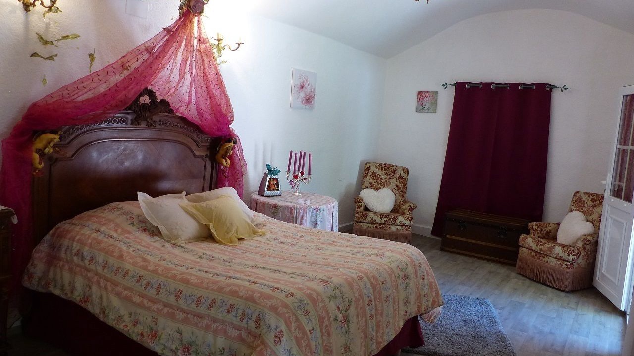 Photo of Bedroom in Lezoux