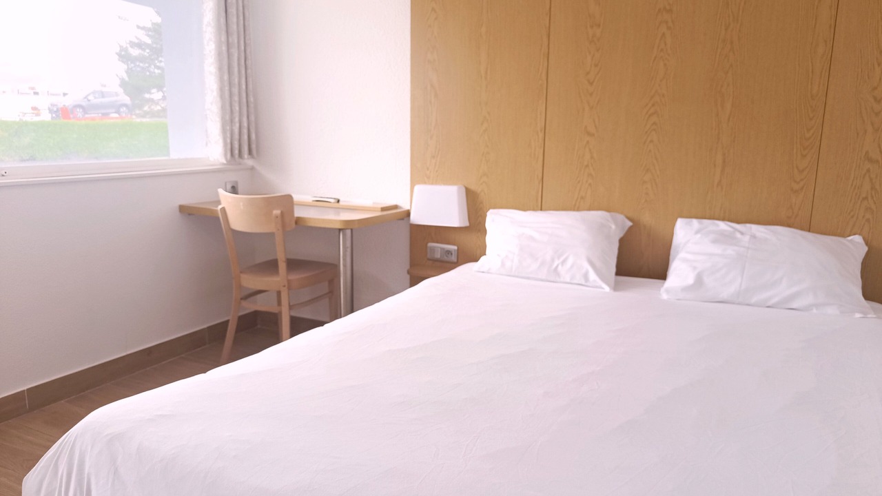 Photo of Bedroom in Ep 7 - Sainte-Trinite