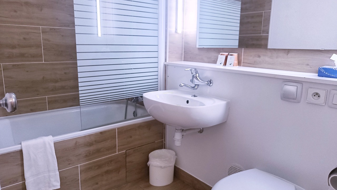 Photo of Bathroom in Ep 7 - Sainte-Trinite