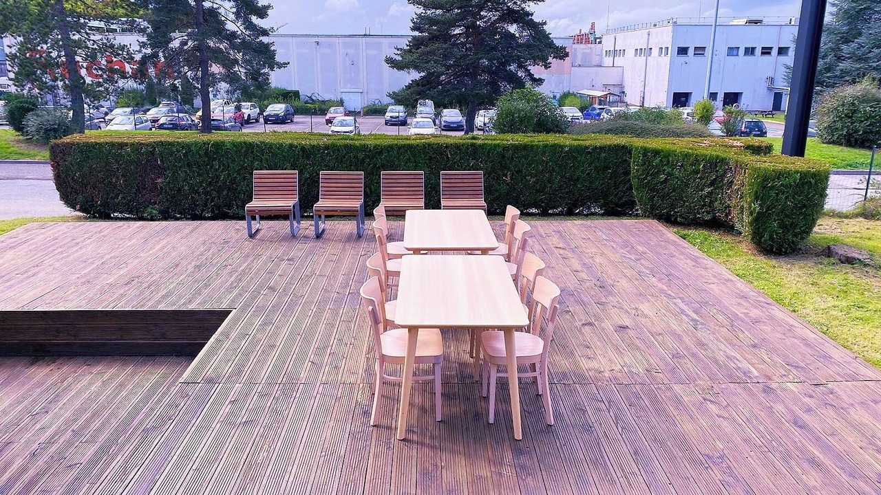 Photo of Patio Balcony in Ep 7 - Sainte-Trinite