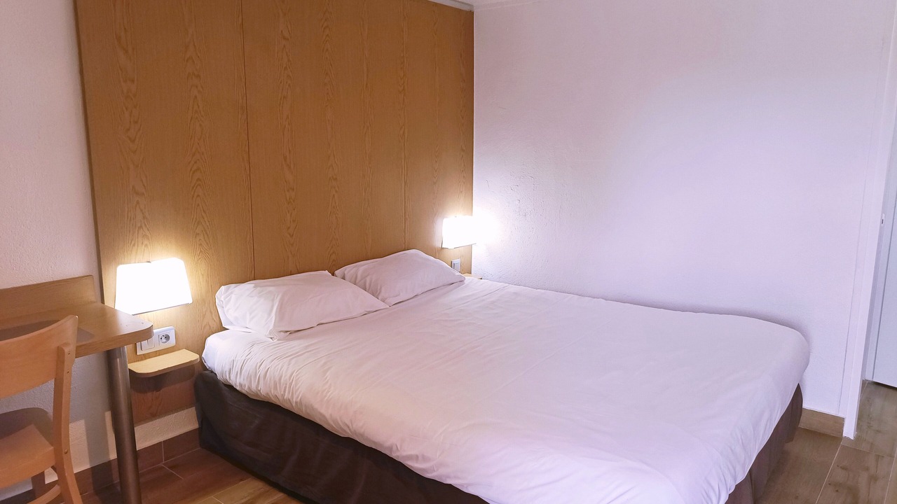 Photo of Bedroom in Ep 7 - Sainte-Trinite