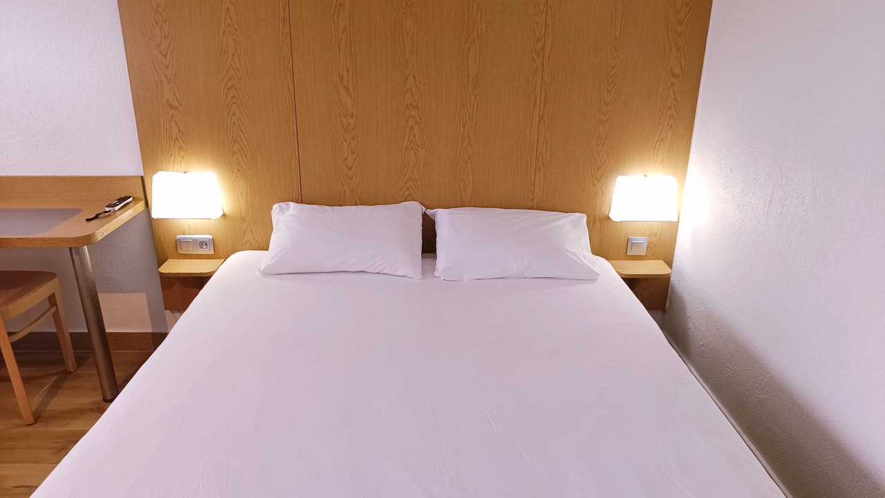 Photo of Bedroom in Ep 7 - Sainte-Trinite