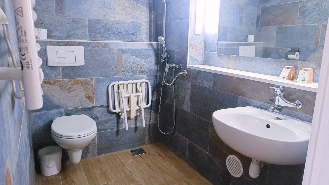 Photo of Bathroom in Ep 7 - Sainte-Trinite