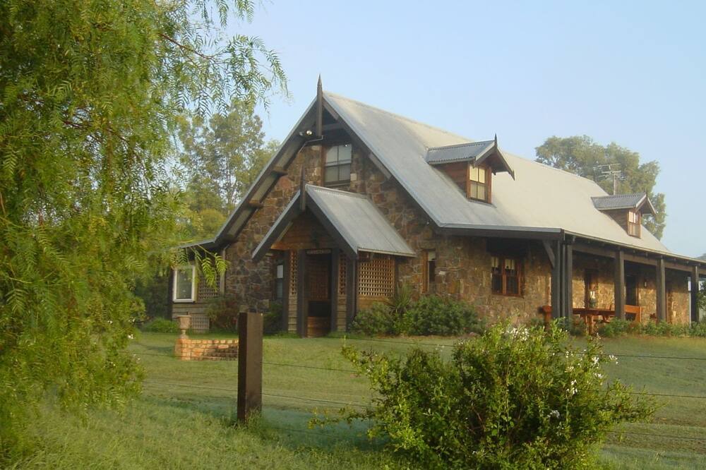 Photo of Outdoor in Broke