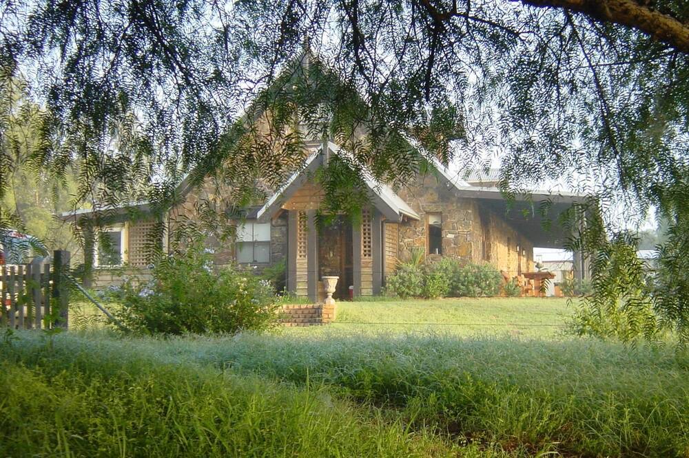 Photo of Outdoor in Broke