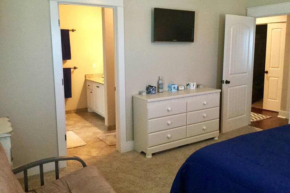 Photo of Bedroom in Port Bolivar