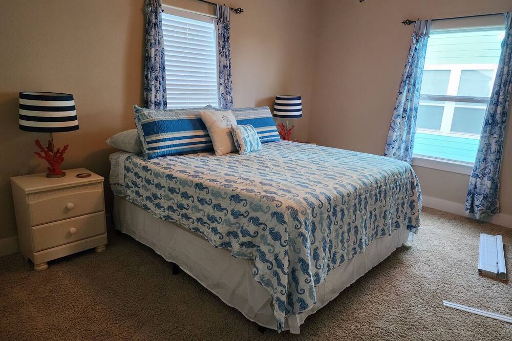 Photo of Bedroom in Port Bolivar