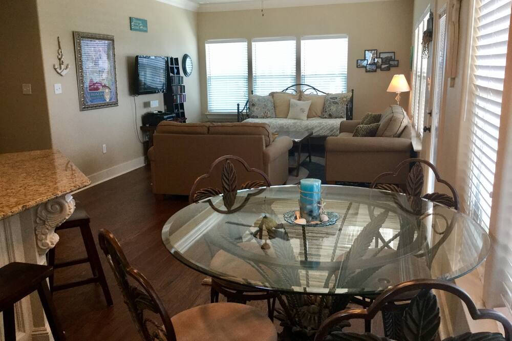 Photo of Livingroom in Port Bolivar