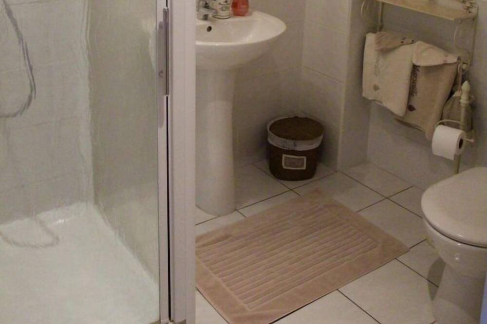 Photo of Bathroom in Langeais