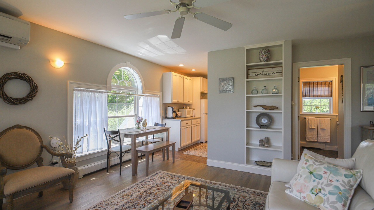 Photo of Livingroom in Cape Elizabeth