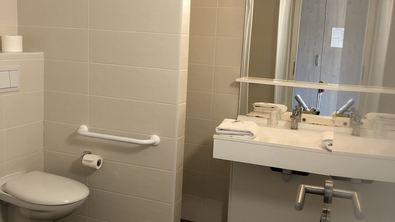 Photo of Bathroom in Gex