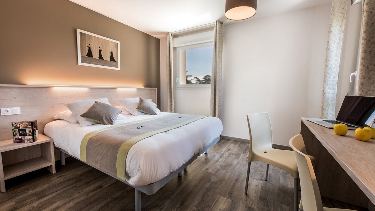 Photo of Bedroom in Gex