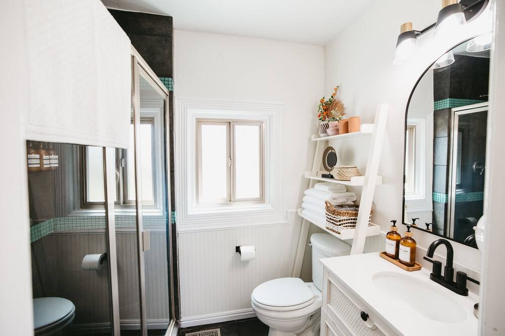 Photo of Bathroom in Central City