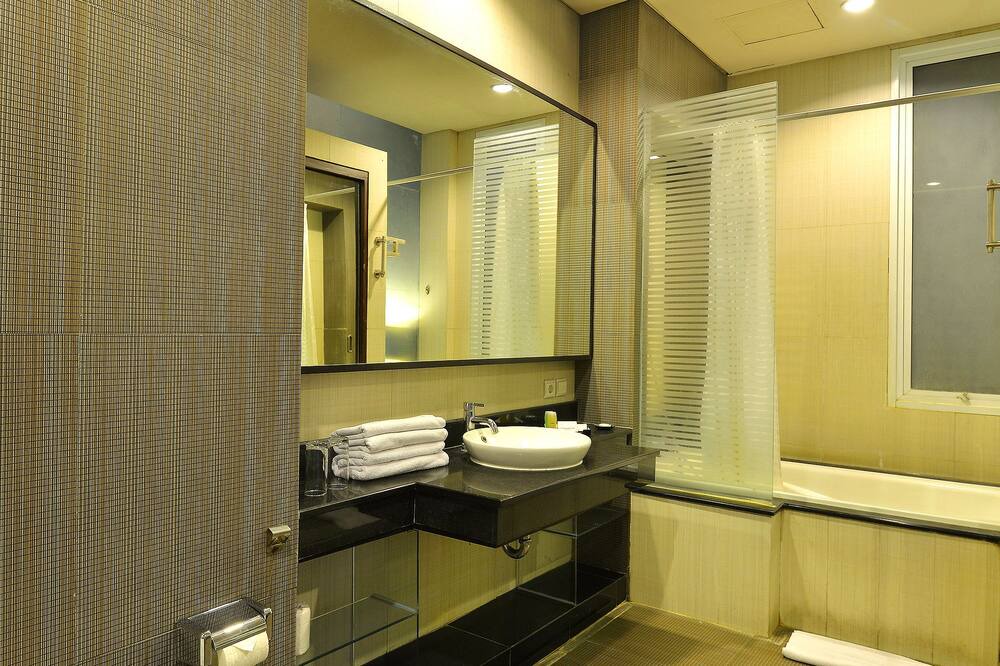 Photo of Bathroom in Sunset Road