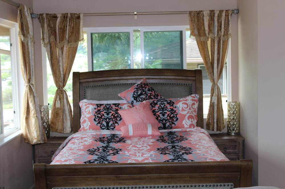 Photo of Others in Manoa