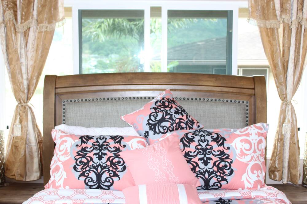 Photo of Others in Manoa