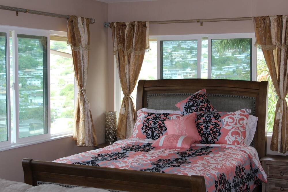 Photo of Others in Manoa