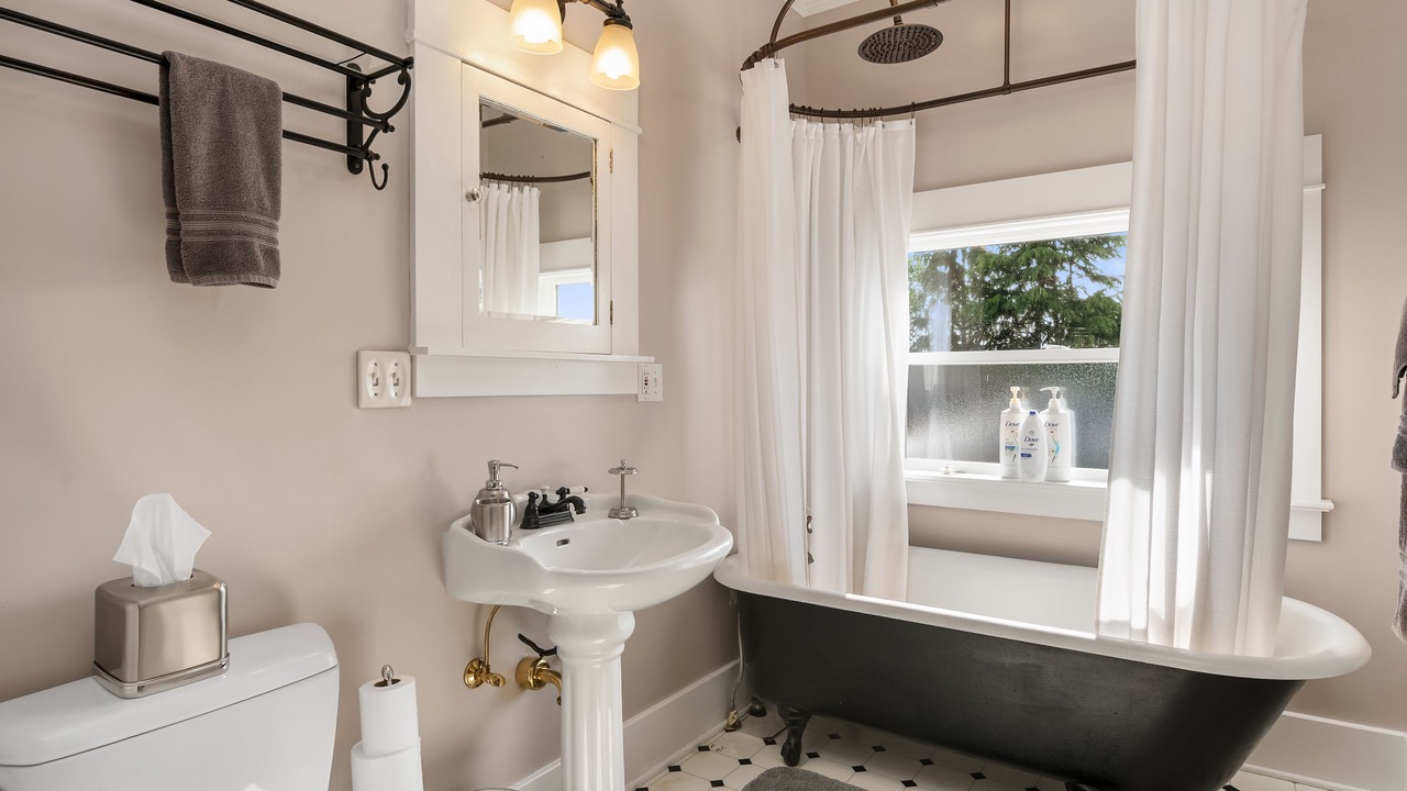 Photo of Bathroom in Madrona