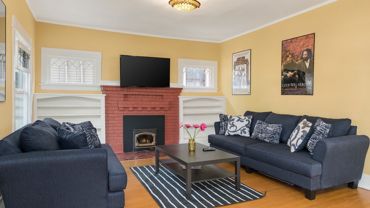 Photo of Livingroom in Madrona