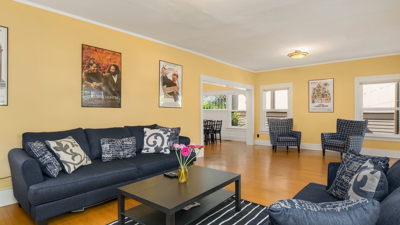 Photo of Livingroom in Madrona