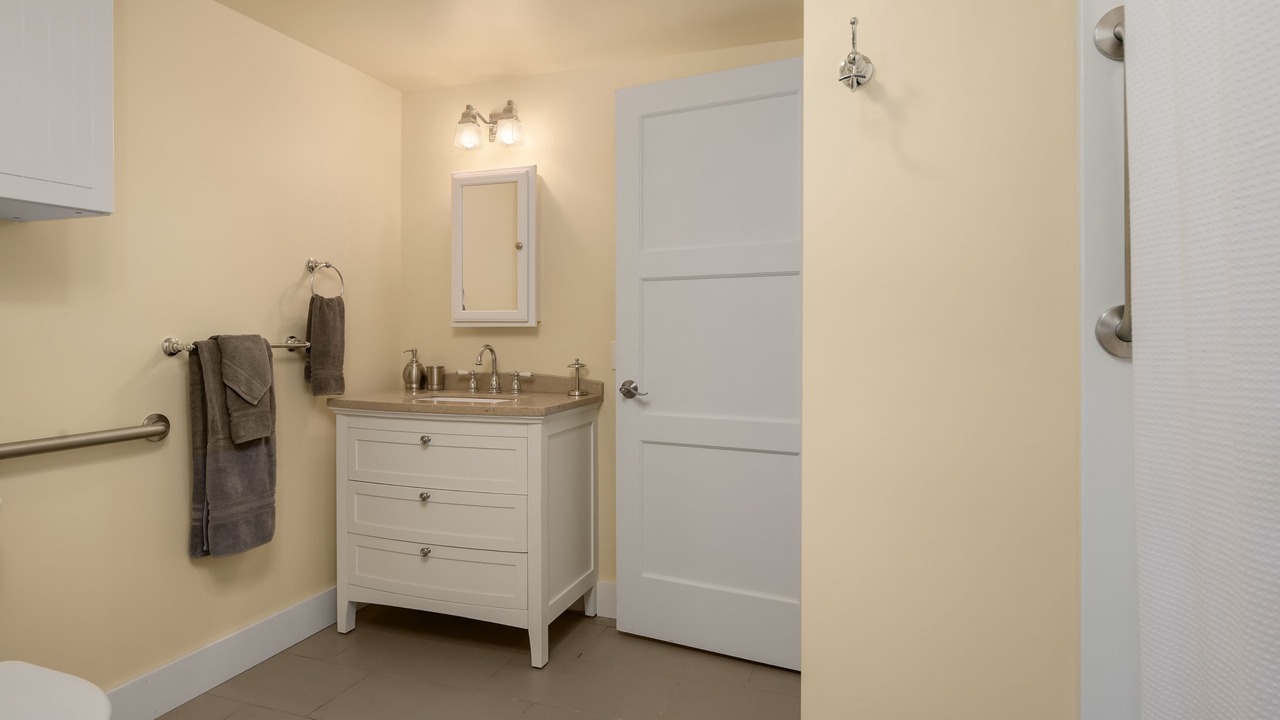 Photo of Bathroom in Madrona