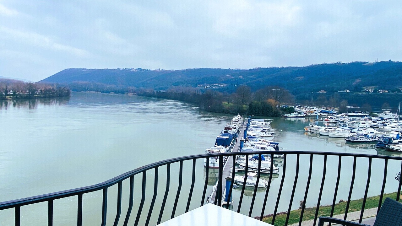 Photo of Bedroom in Les Roches-de-Condrieu