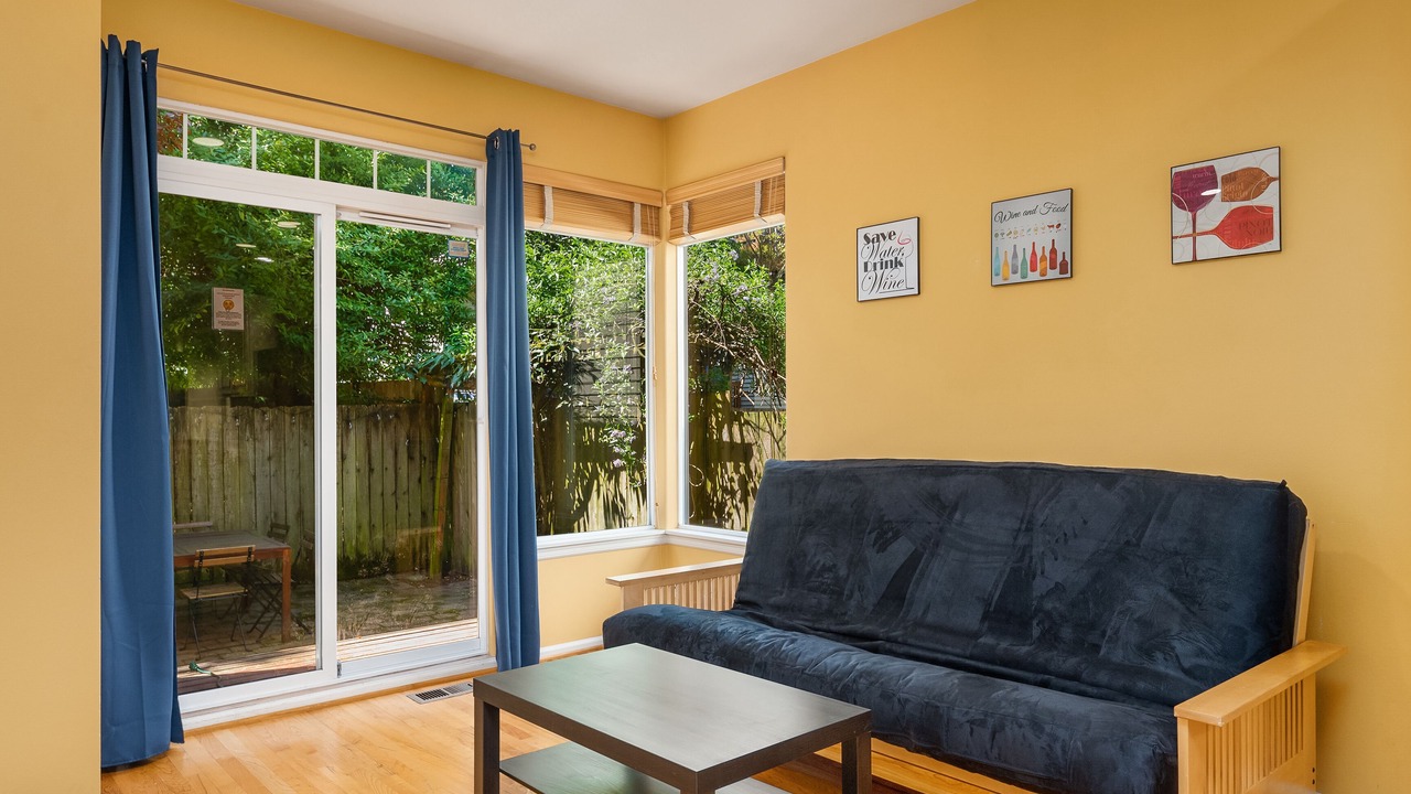 Photo of Livingroom in Miller Park