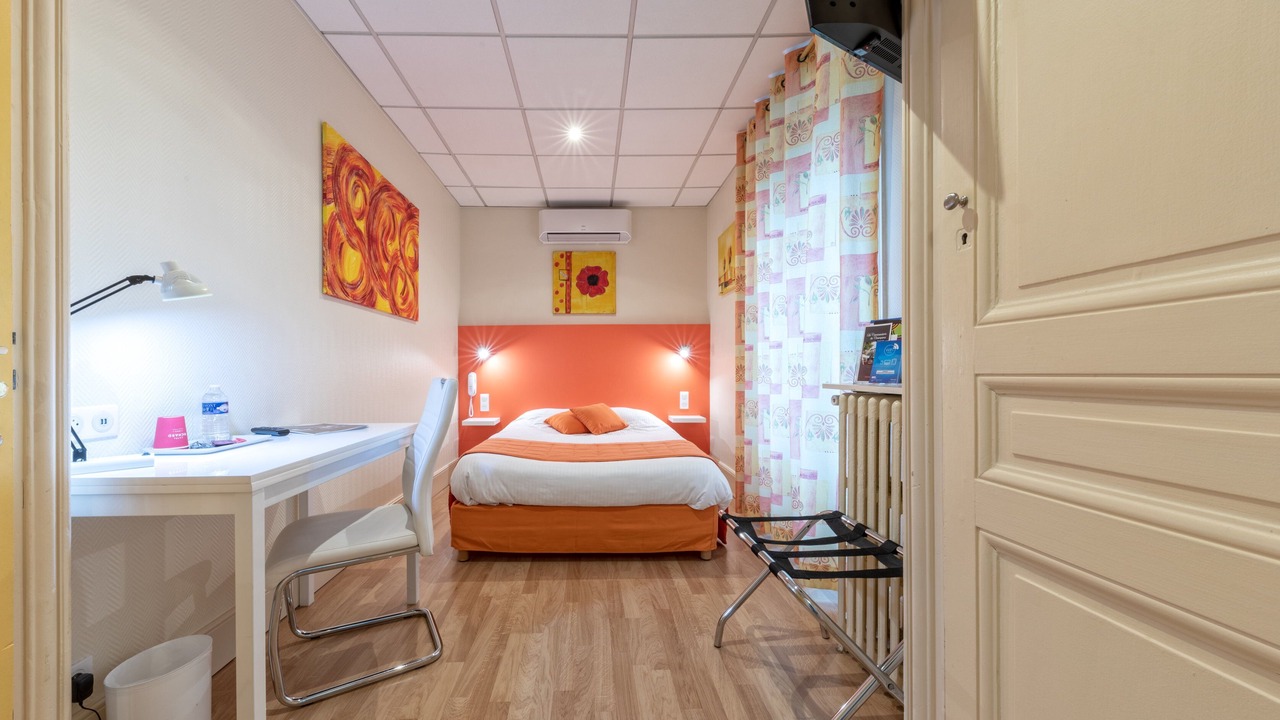 Photo of Bedroom in Bourgoin-Jallieu