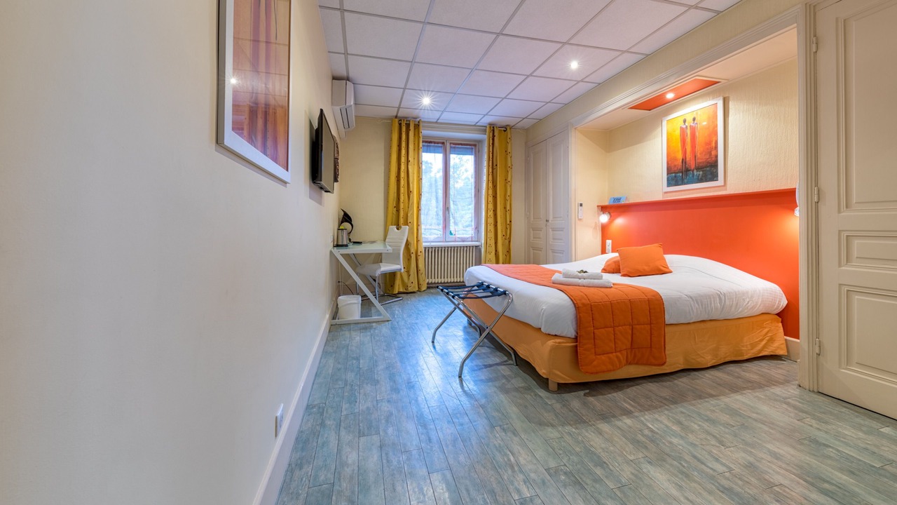 Photo of Bedroom in Bourgoin-Jallieu
