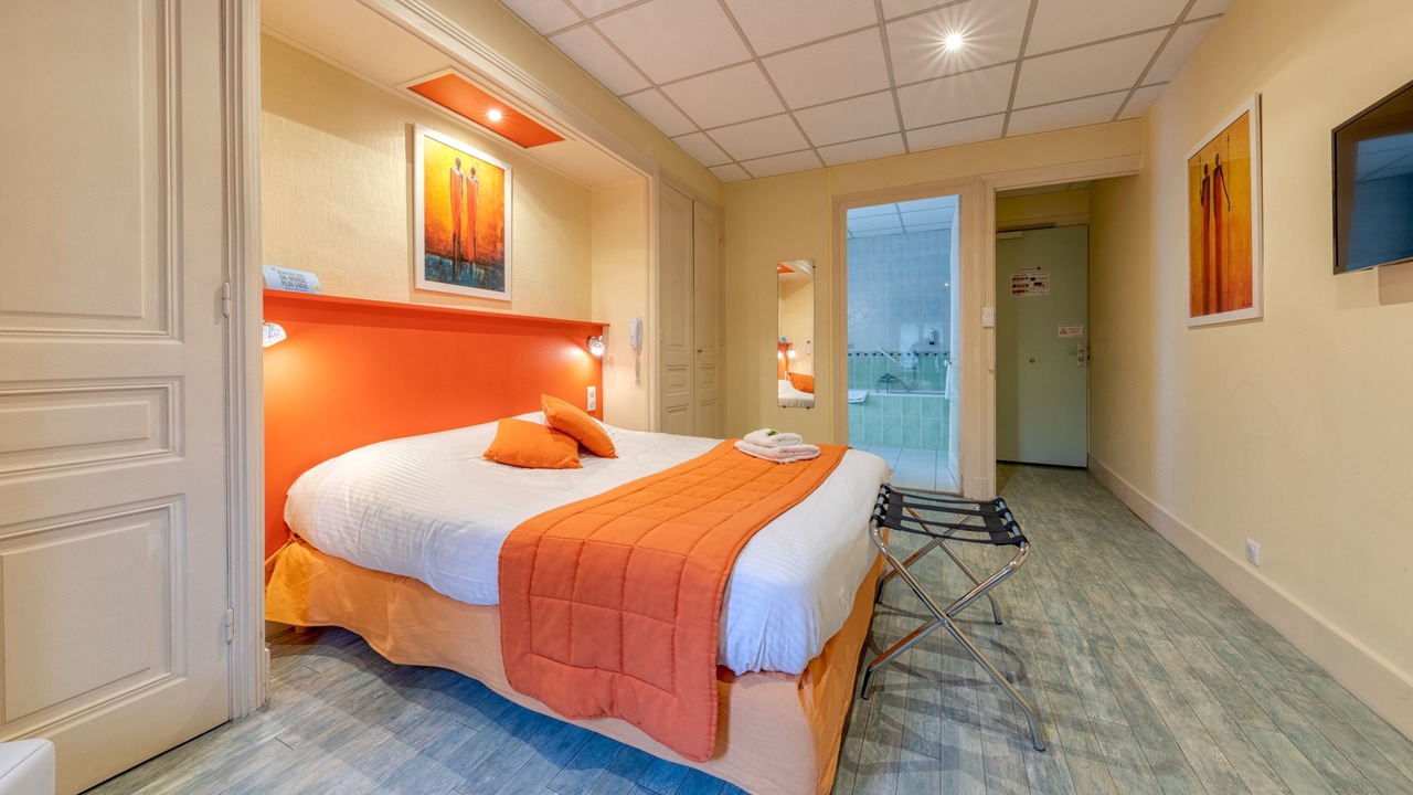 Photo of Bedroom in Bourgoin-Jallieu