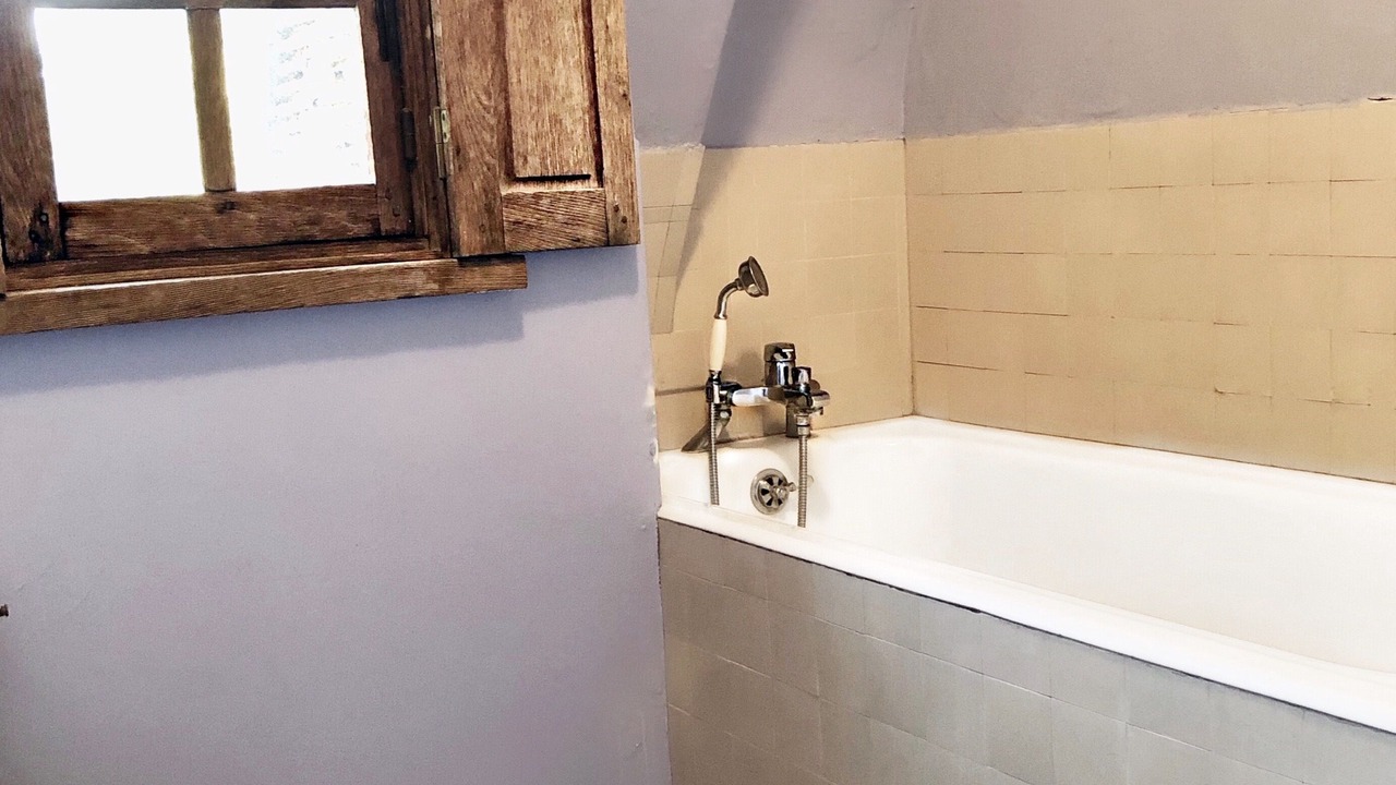 Photo of Bathroom in Saint-Cyr-sous-Dourdan