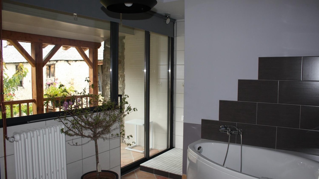 Photo of Others in Aucazein